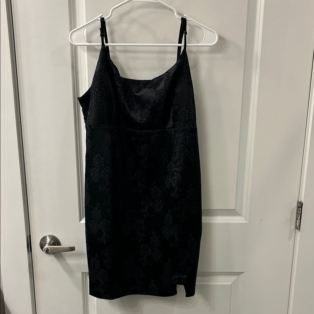 Women’s Wild Fable Black Floral Silk Spaghetti Strap Mini Dress (Large)